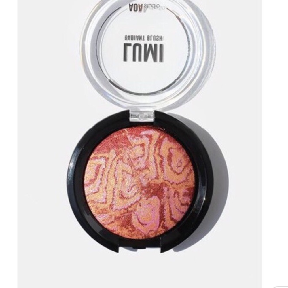 Glistening Baked Blush